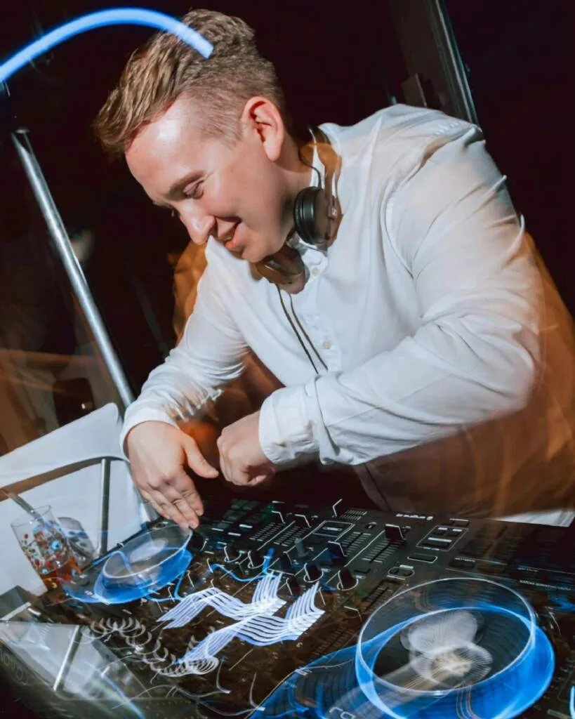 Ryan Boden Wedding DJ Ryan Boden Wedding DJ